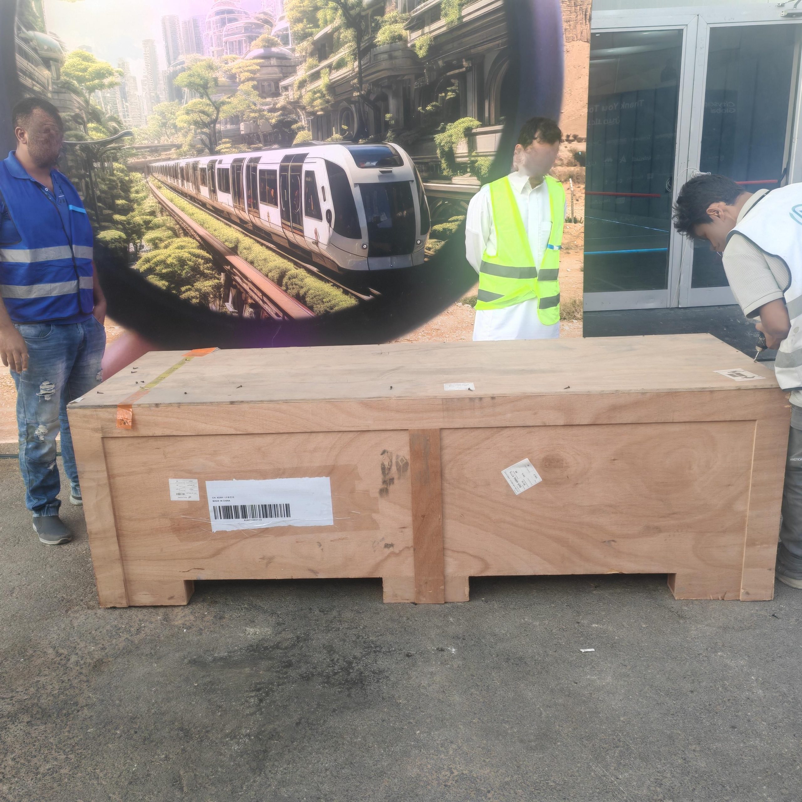 Outer wooden crate for model shipping